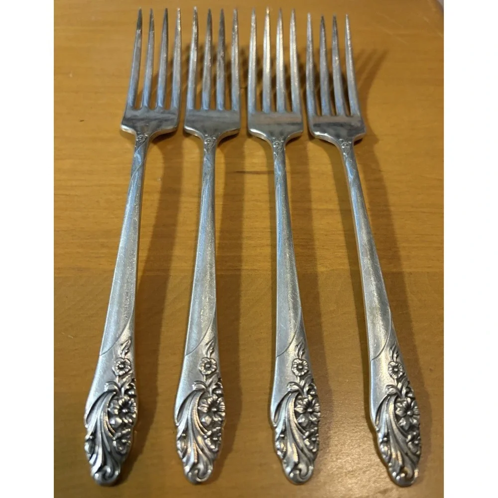 Lot 4 Oneida Community Evening Star Silver plate Dinner Forks 7 5/8
